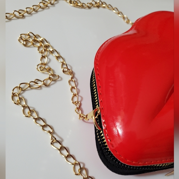 Lips purse bag vegan leather Valentine’s Day gift NEW Red lips kiss gold red - Picture 7 of 15